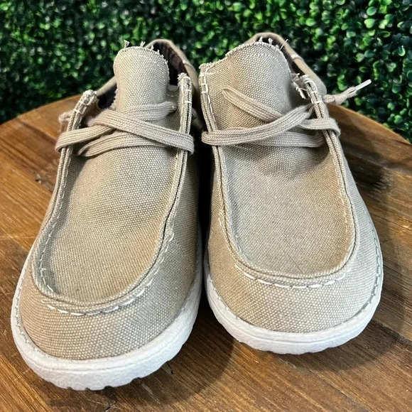 Mr. J Men’s Shoes - Size 9 - Picture 4 of 6